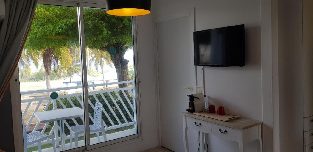Romantique Et Bel Appartement En Bord De La Mer, Piscine Surveillee Et Belle Plage A 50M Saint-Francois  Dış mekan fotoğraf