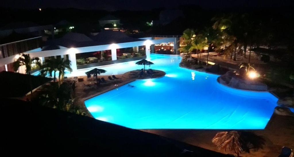 Romantique Et Bel Appartement En Bord De La Mer, Piscine Surveillee Et Belle Plage A 50M Saint-Francois  Dış mekan fotoğraf